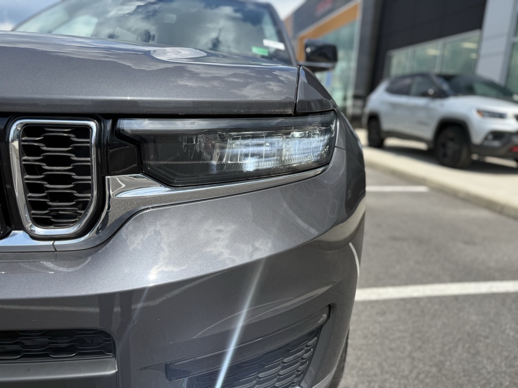 2023 Jeep Grand Cherokee Limited photo 11
