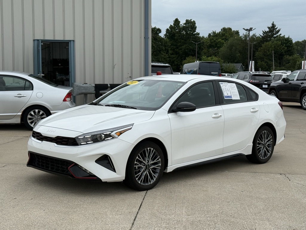 2023 Kia Forte GT-Line photo 3