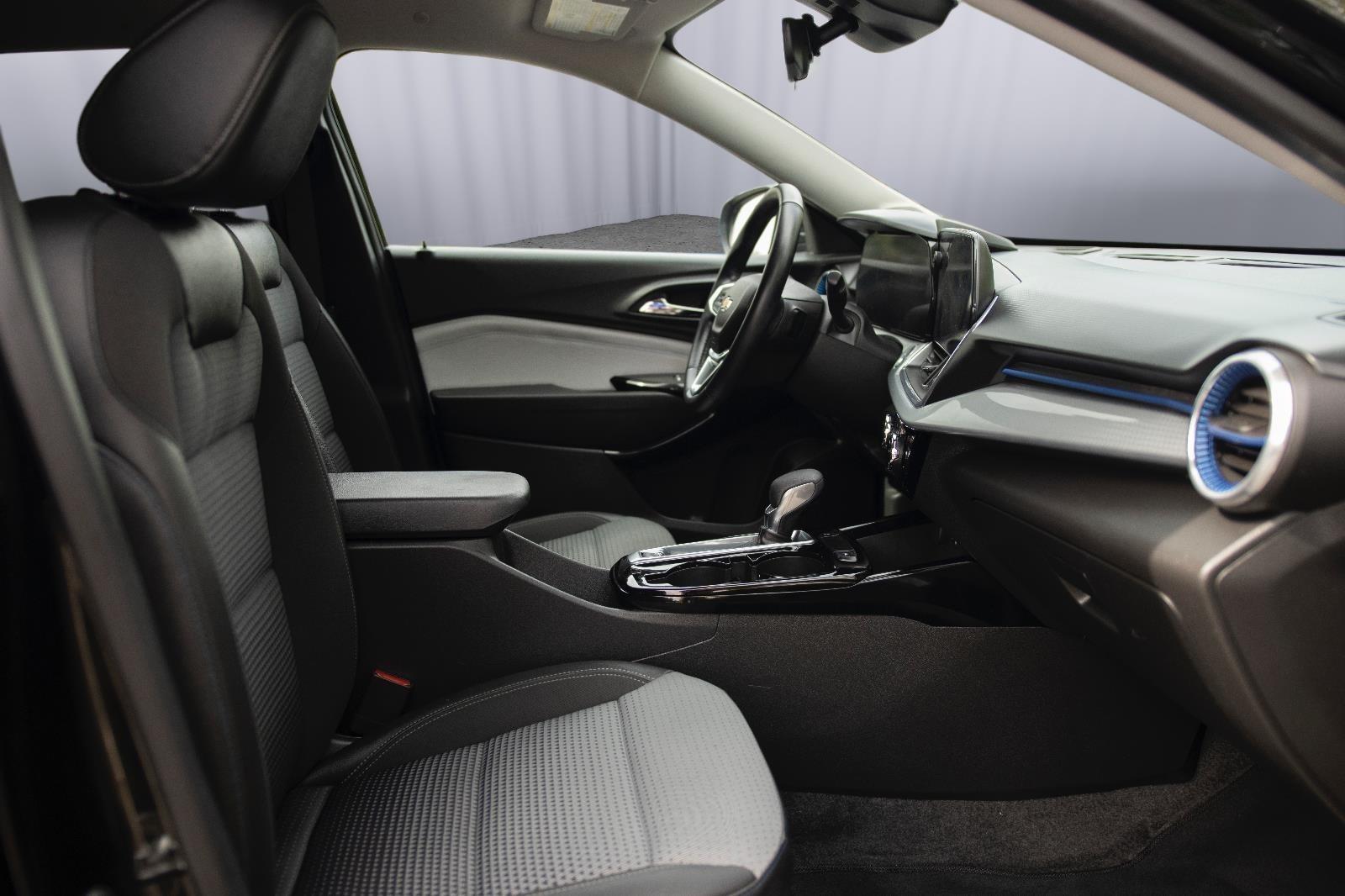 2024 Chevrolet Trax LT photo 13