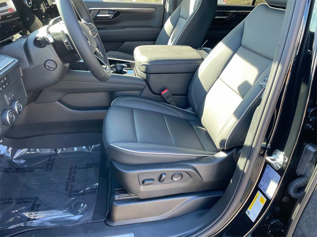 2025 Chevrolet Tahoe Premier photo 18