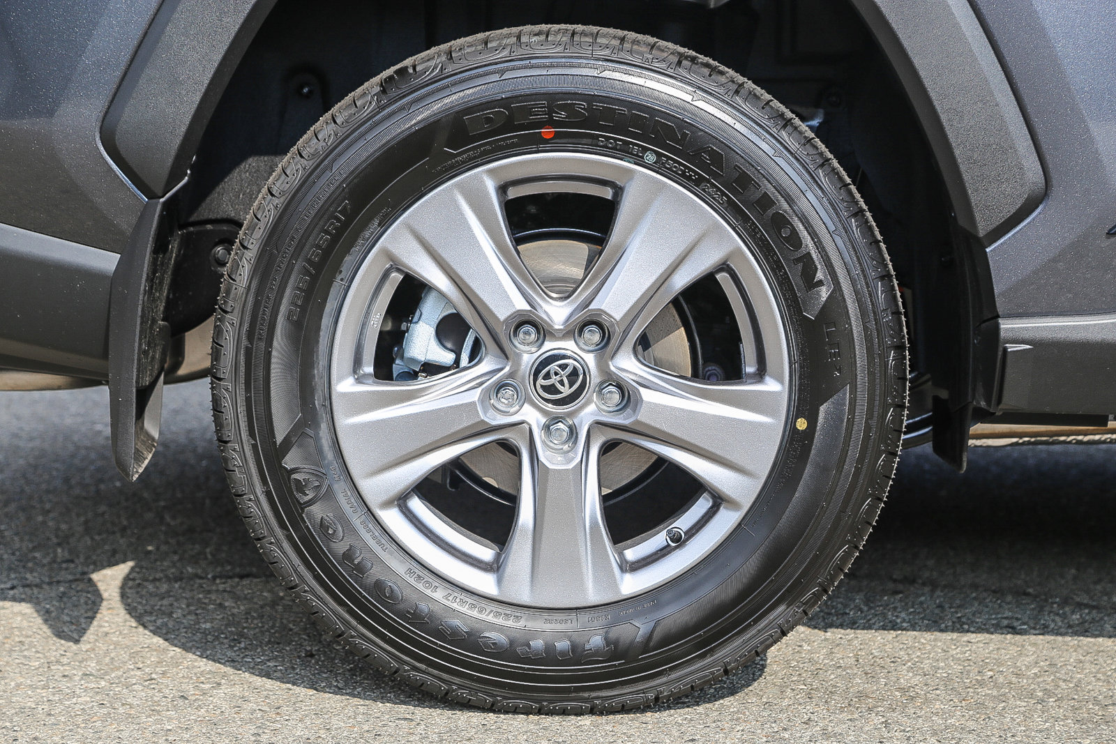 2025 Toyota RAV4 Hybrid XLE photo 11
