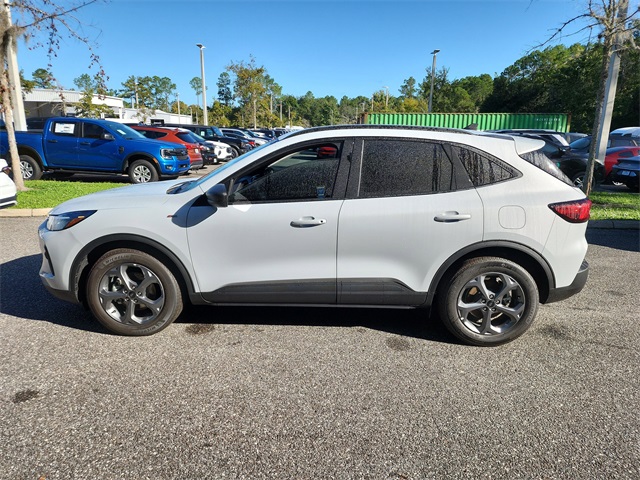 2025 Ford Escape ST-Line photo 3