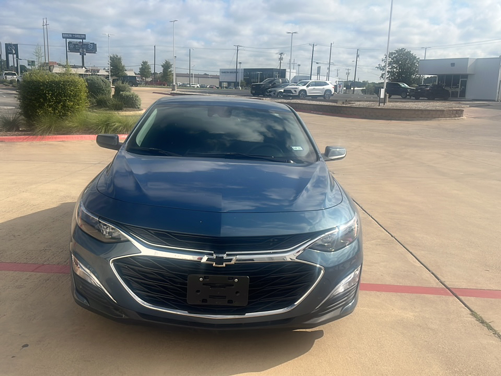 2025 Chevrolet Malibu RS photo 2
