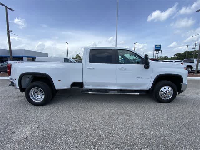 2025 Chevrolet Silverado 3500HD LT photo 3