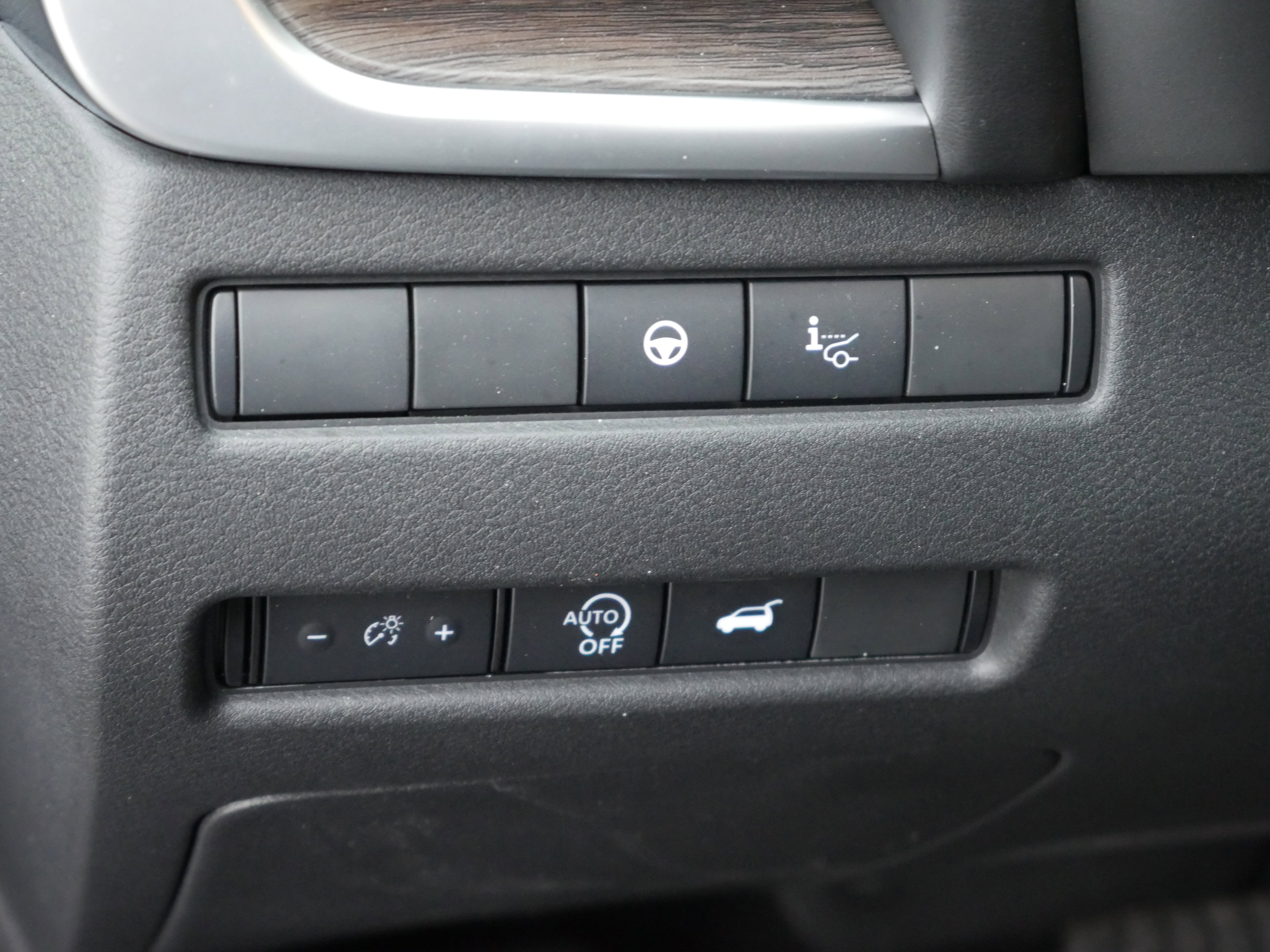 2024 Nissan Rogue Platinum photo 3