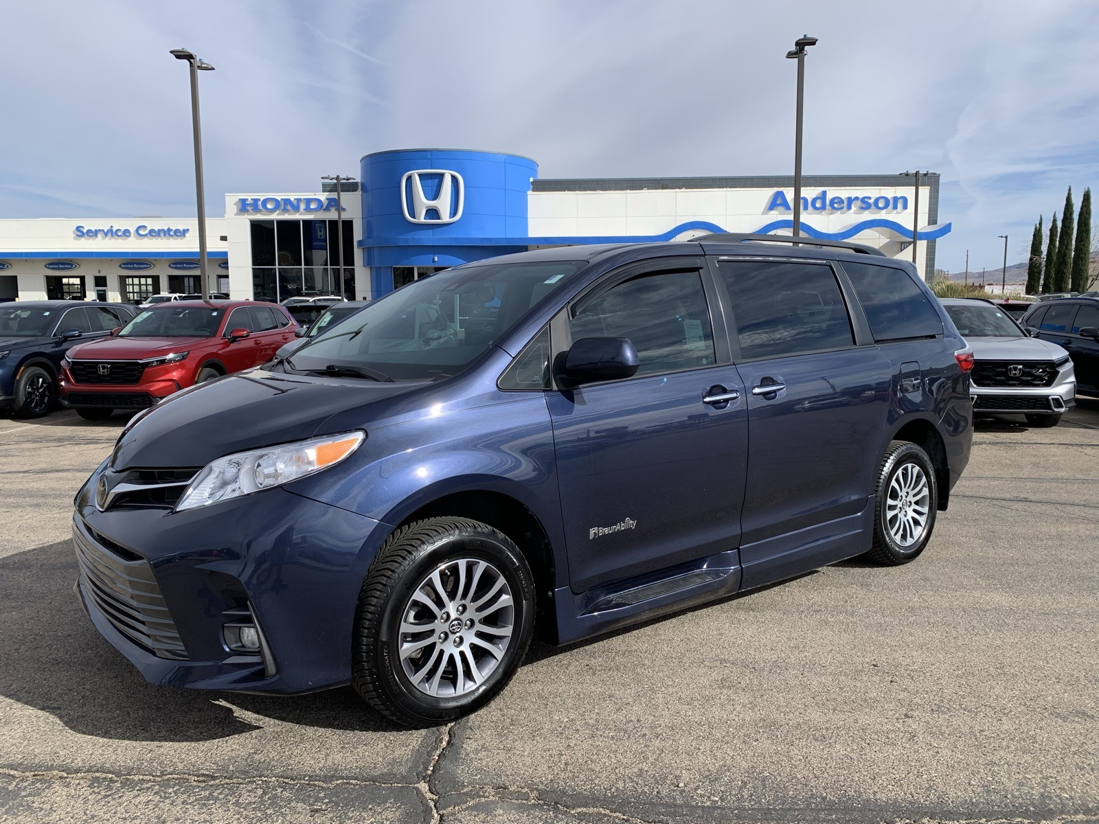 2020 Toyota Sienna XLE