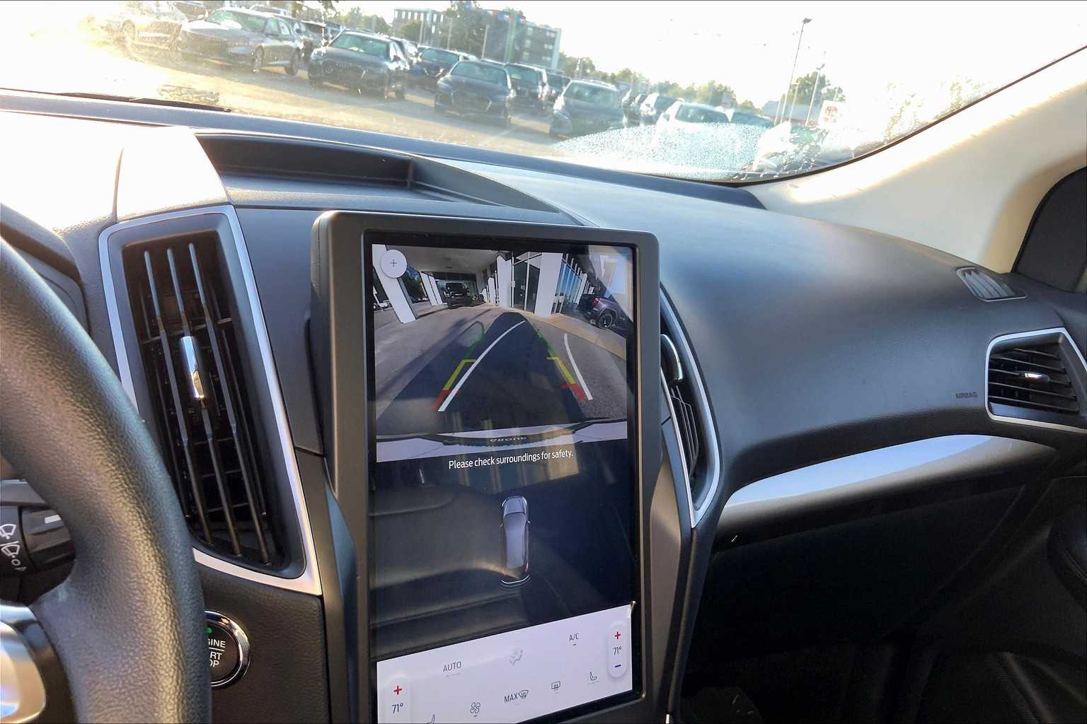 2024 Ford Edge SEL photo 27