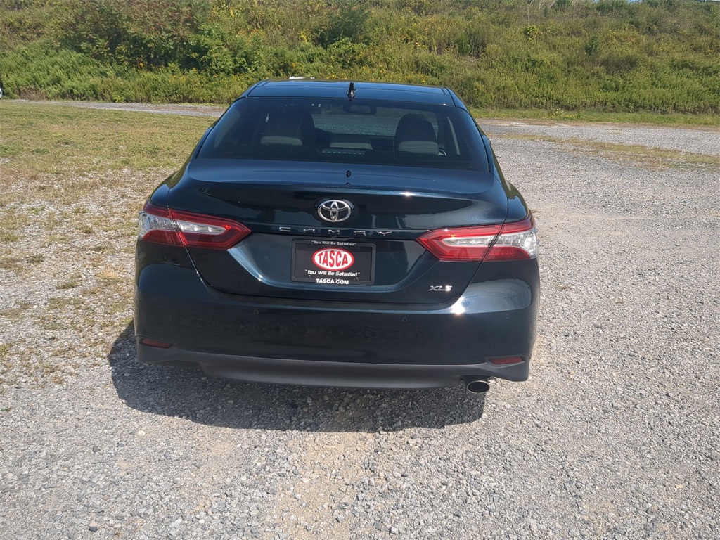 2018 Toyota Camry XLE photo 4