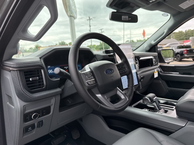 2025 Ford F-150 Lightning photo 22