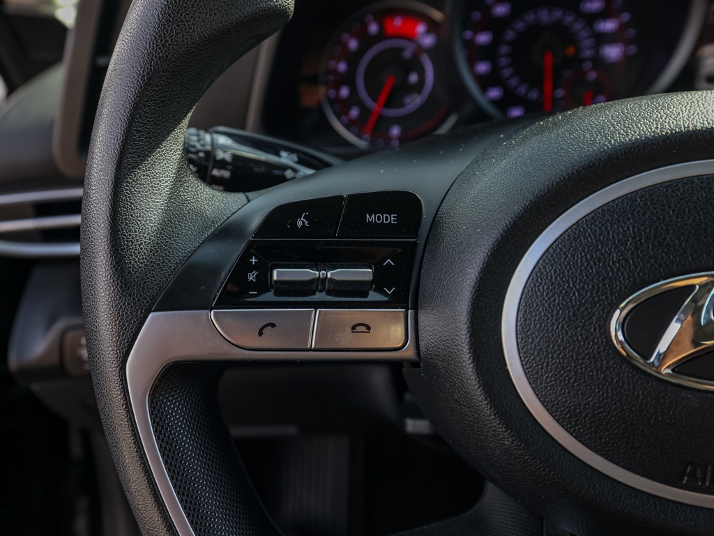 Used 2021 Black Hyundai SEL image 28