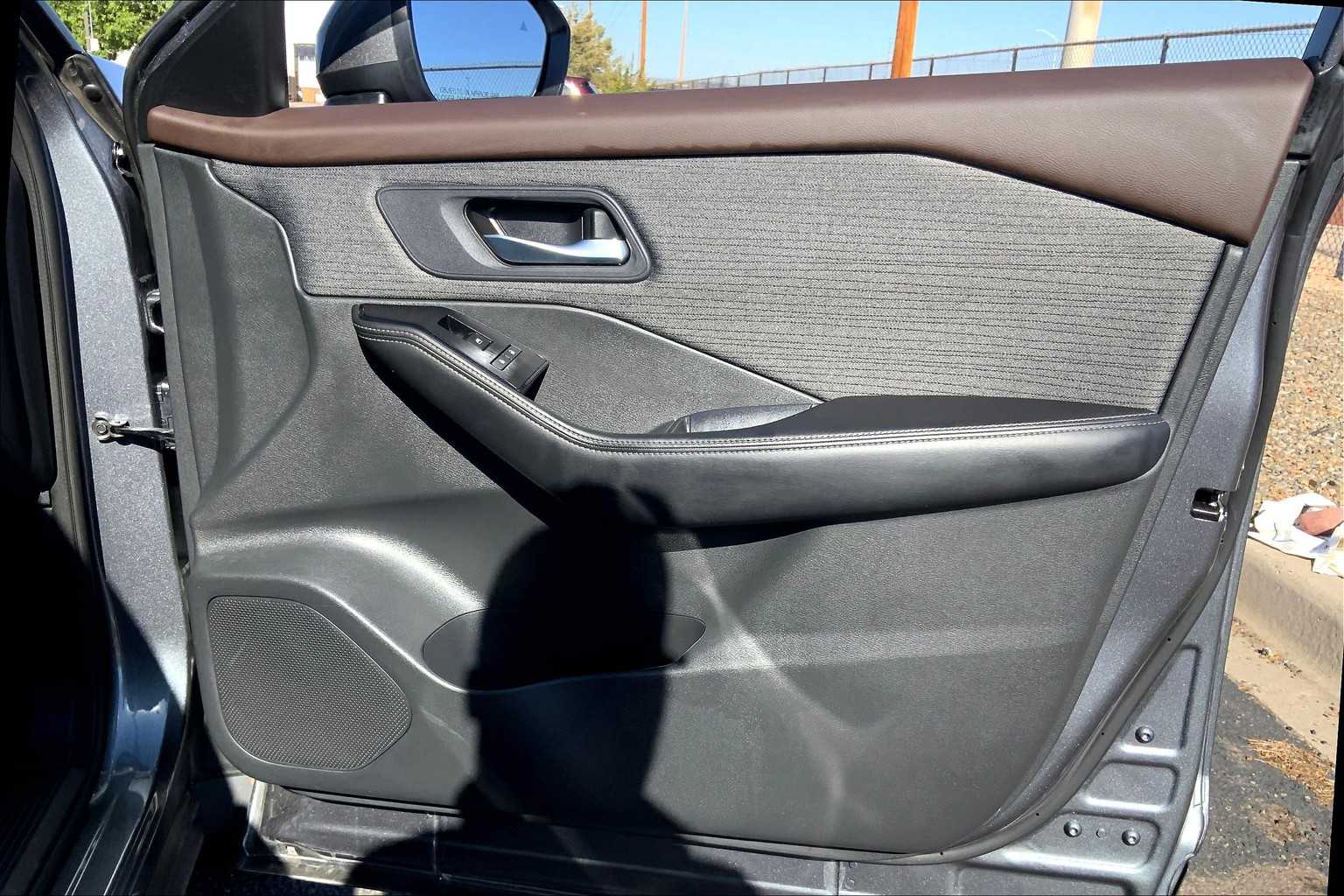 2023 Nissan Rogue SV photo 19