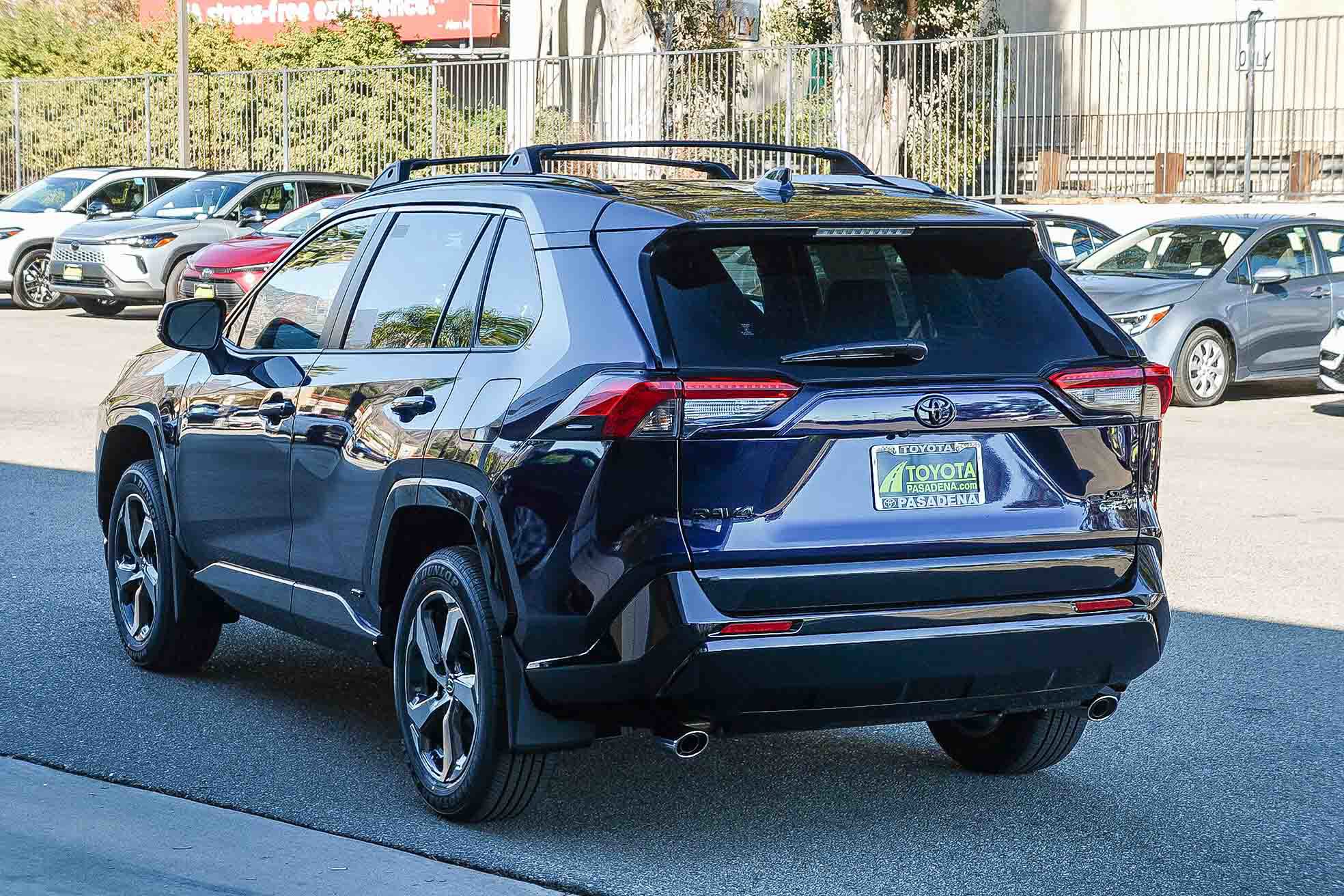 2025 Toyota RAV4 Hybrid SE photo 3