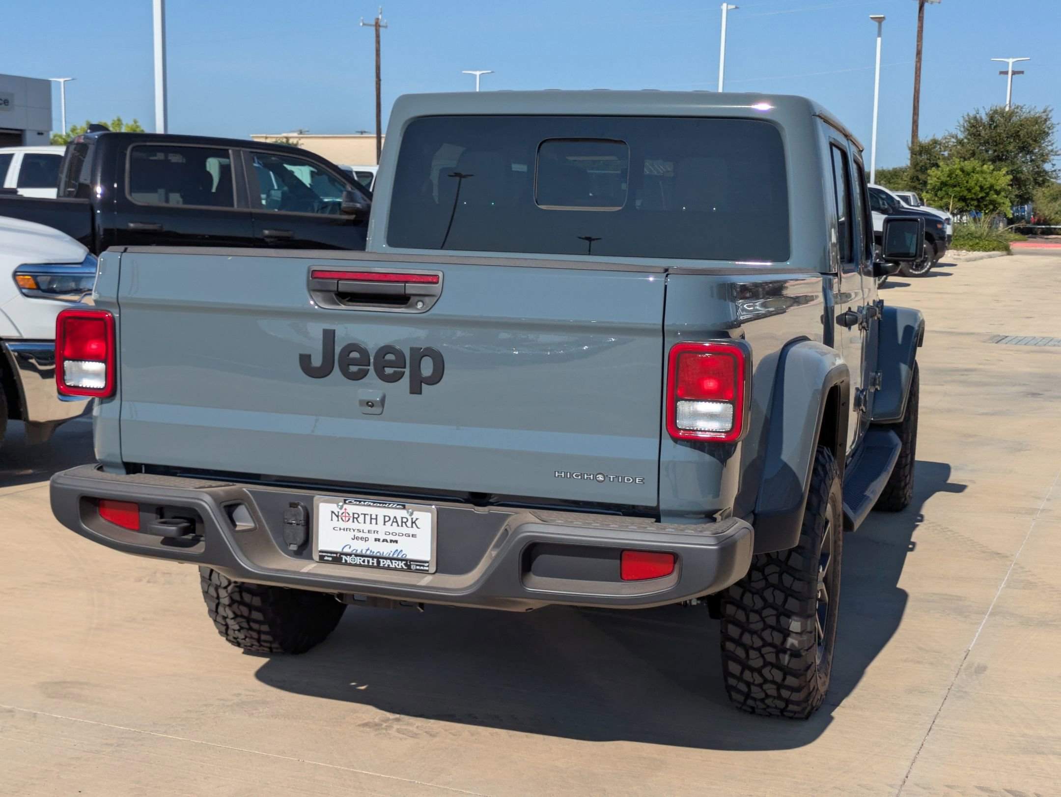 2025 Jeep Gladiator Sport photo 3
