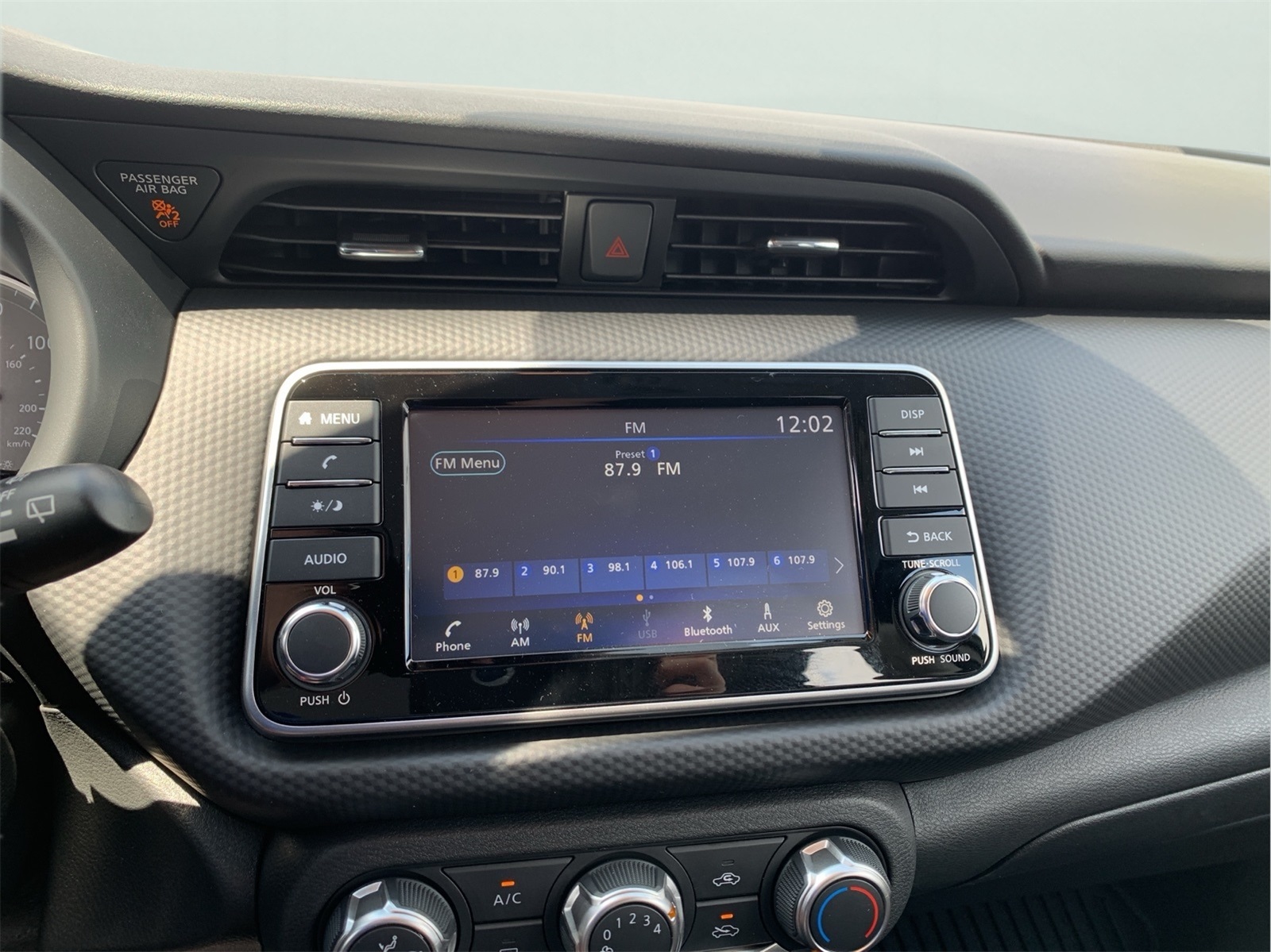 2025 Nissan Kicks Play S photo 19