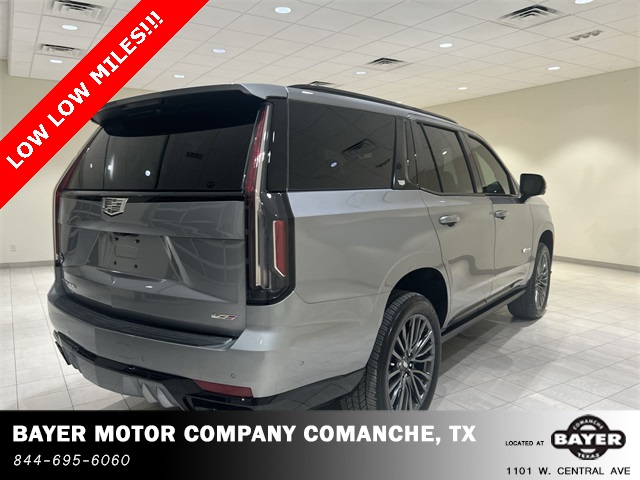 2023 Cadillac Escalade V-Series photo 4