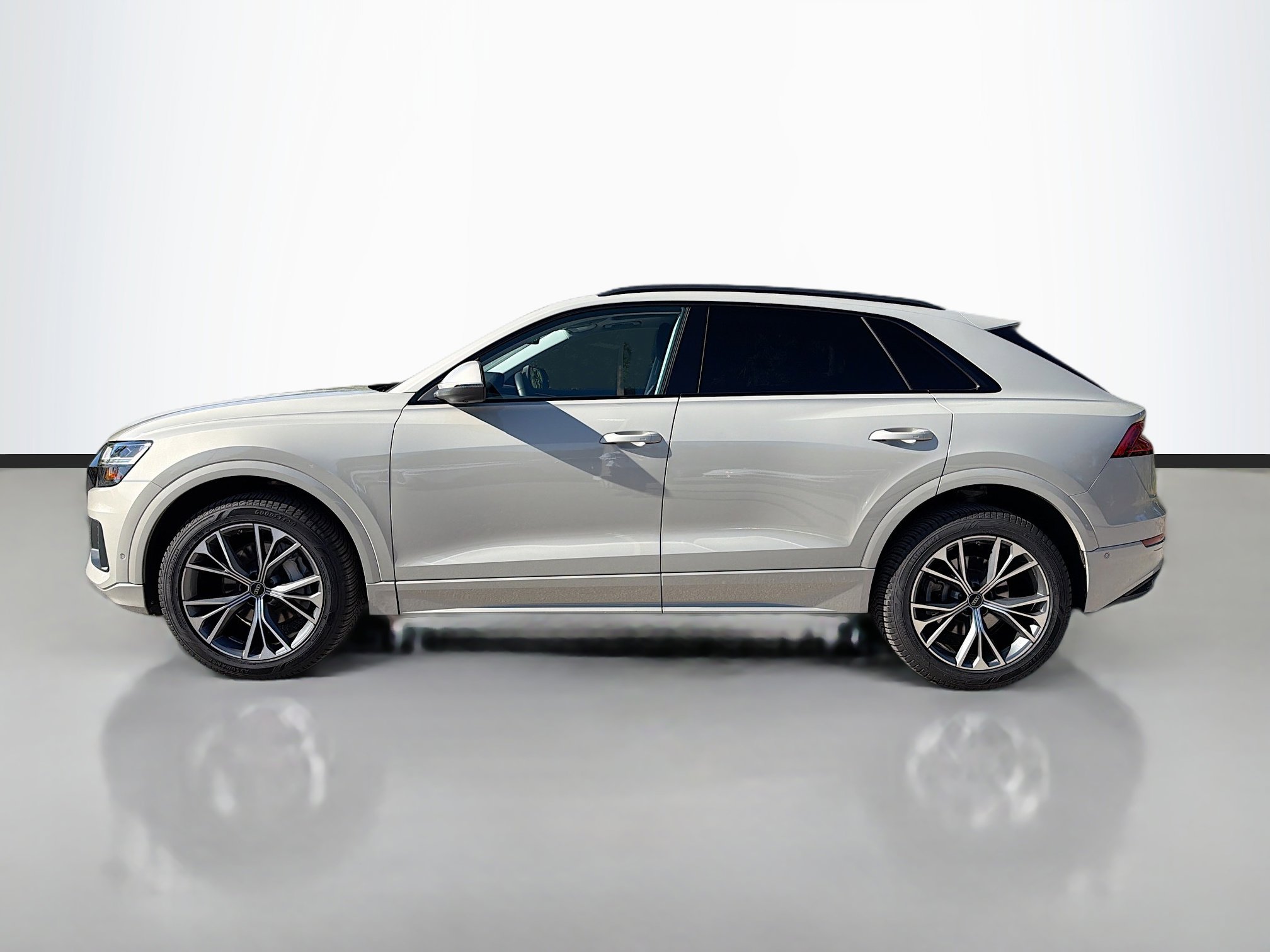 2022 Audi Q8 55 Premium photo 2
