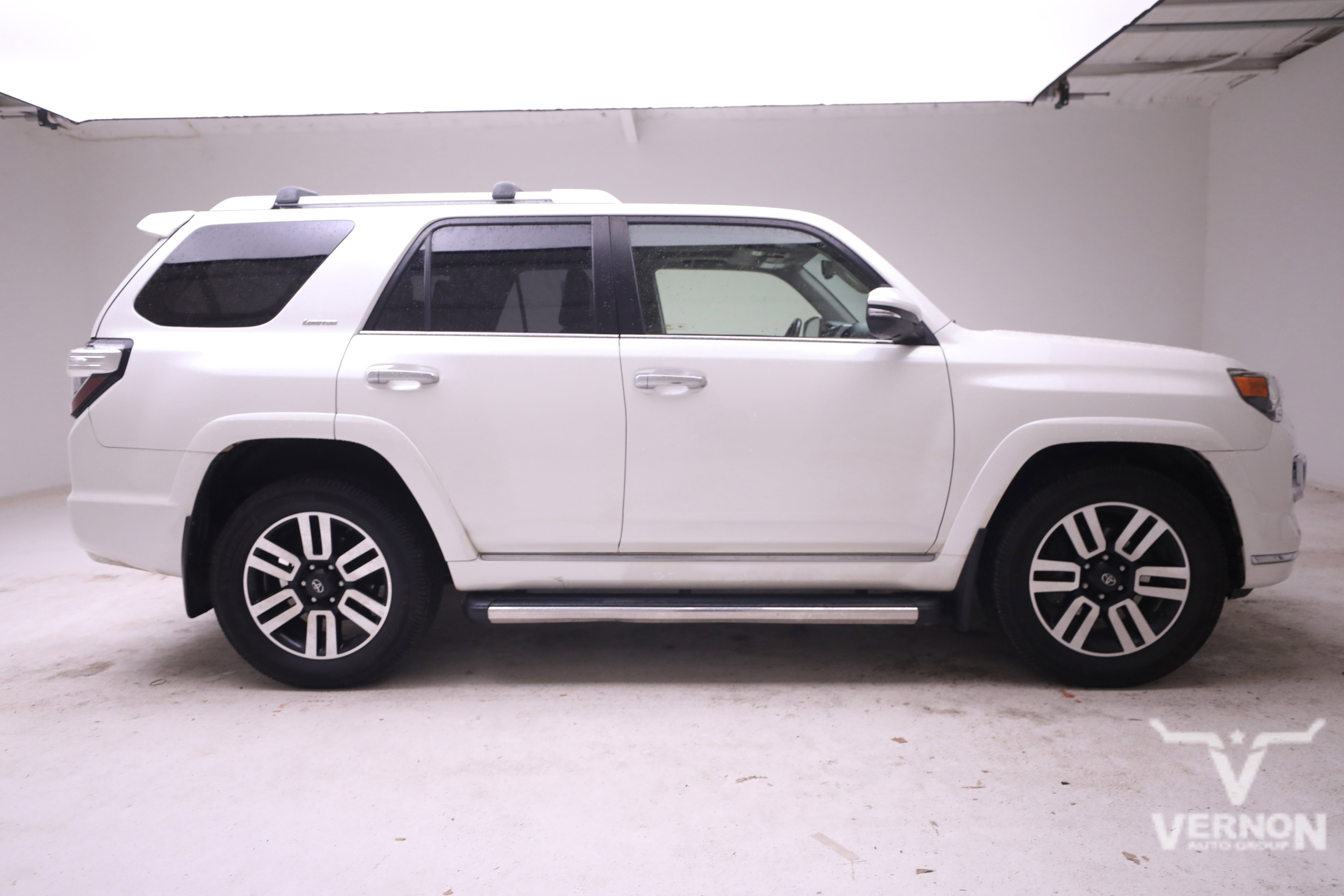 2016 Toyota 4Runner Limited photo 4