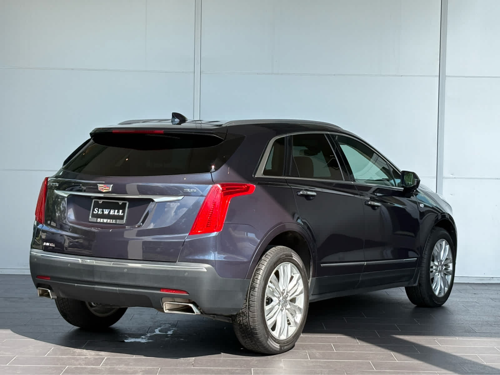 2019 Cadillac XT5 Premium Luxury photo 2