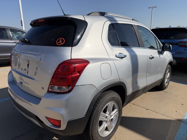 2017 Chevrolet Trax LT photo 2