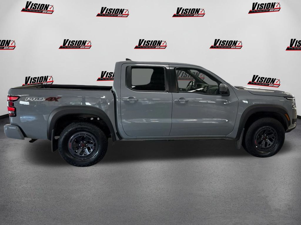 2025 Nissan Frontier PRO-4X photo 4