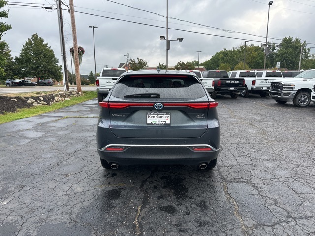 2021 Toyota Venza XLE photo 5
