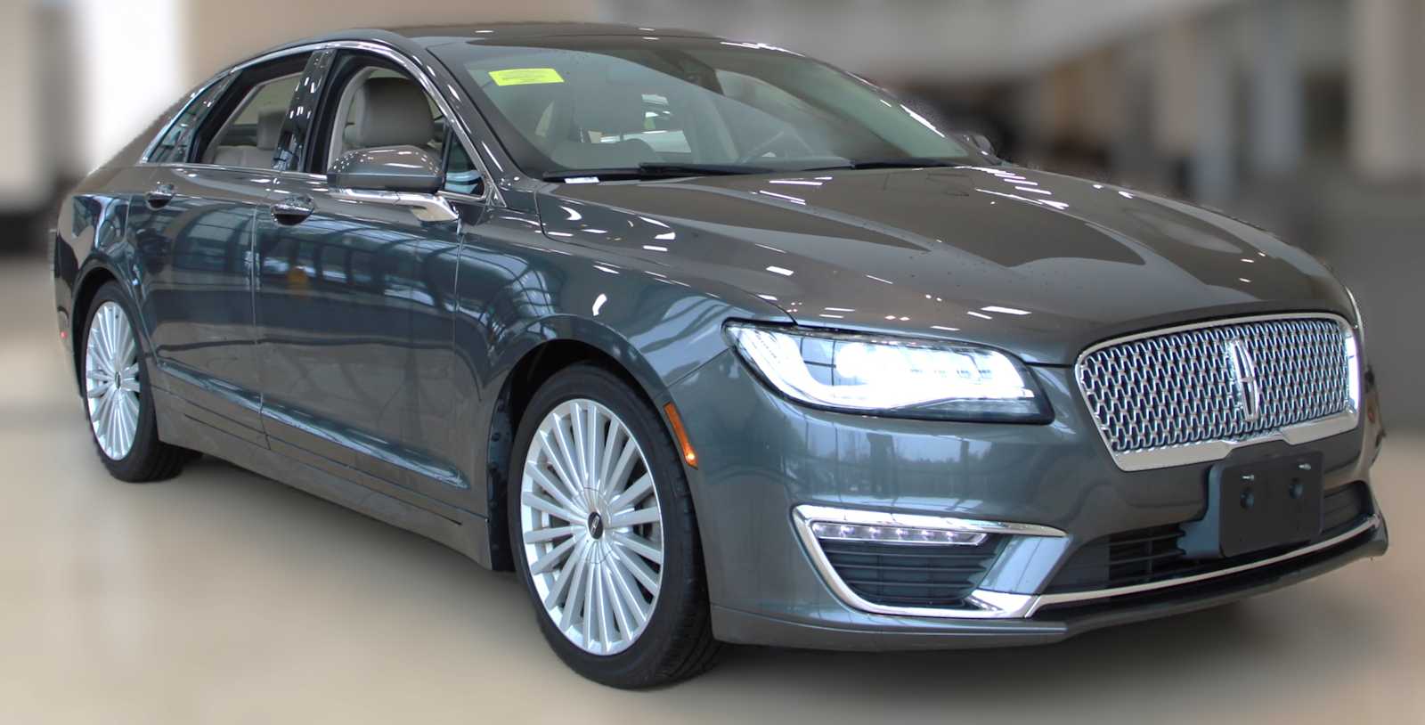 2017 Lincoln MKZ Reserve's photo