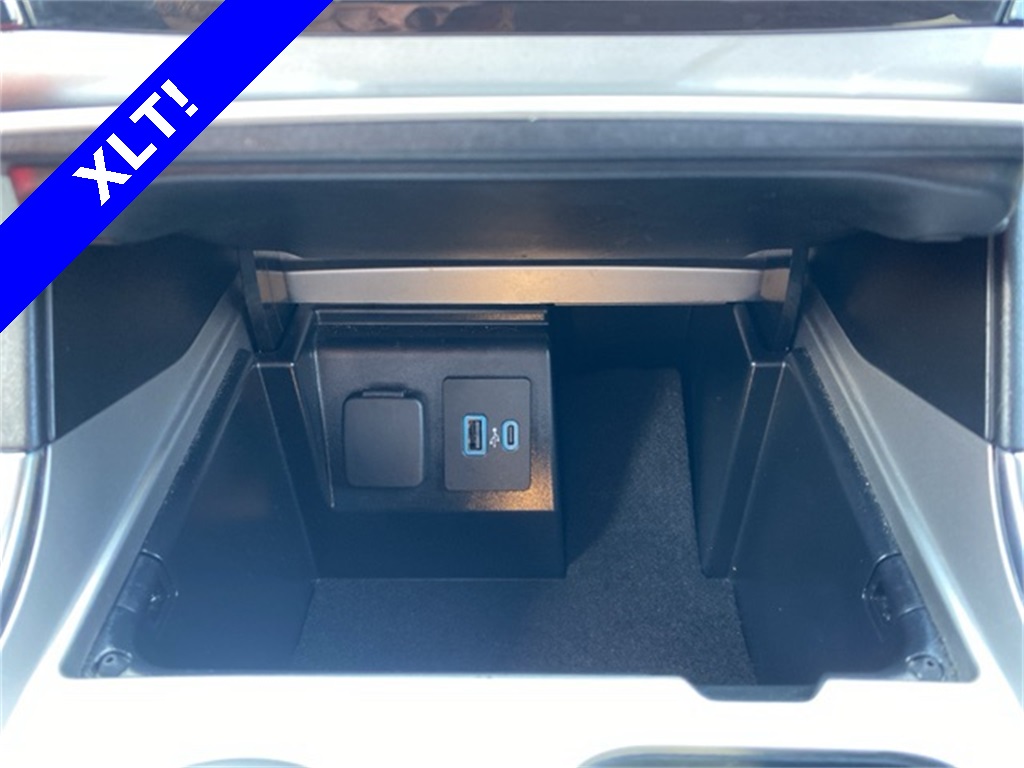 2024 Ford Explorer XLT photo 30