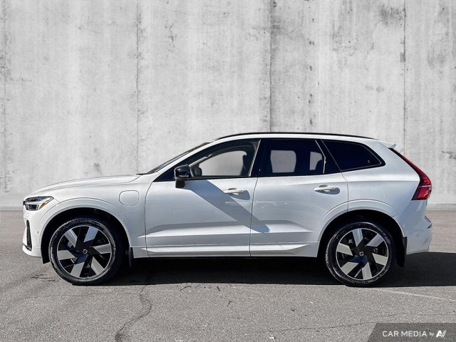 2025 Volvo XC60 Plug-In Hybrid T8 AWD Plus Dark Theme