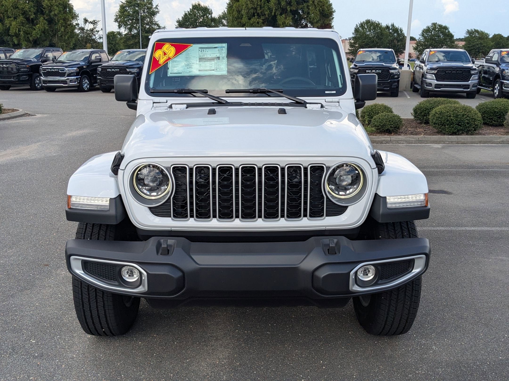 2025 Jeep Wrangler Sahara photo 2