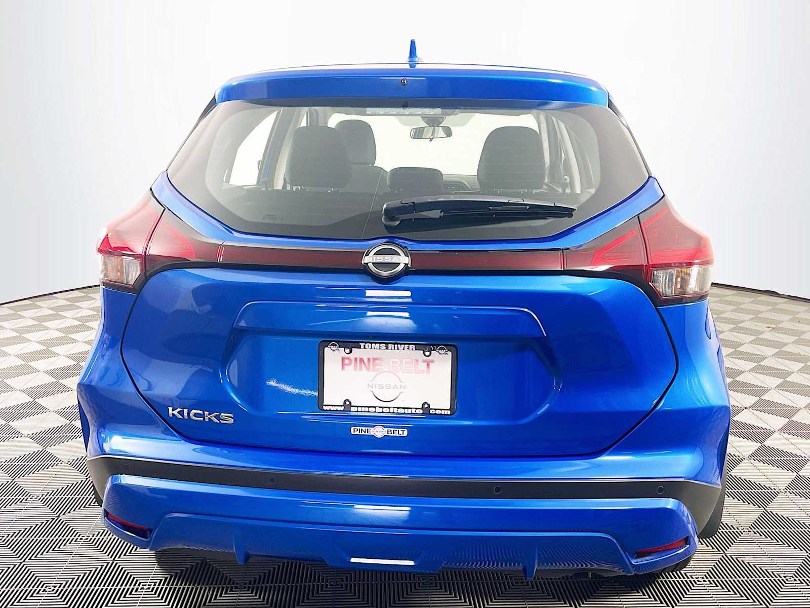 2024 Nissan Kicks S photo 5