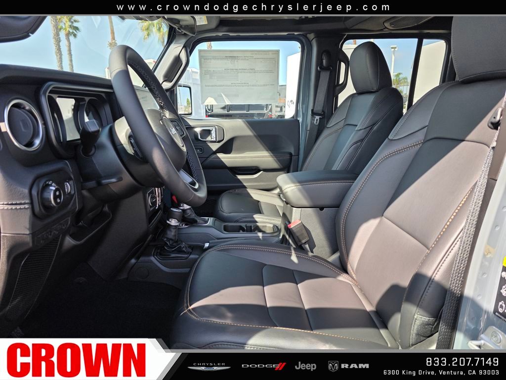 2025 Jeep Gladiator Sport photo 14