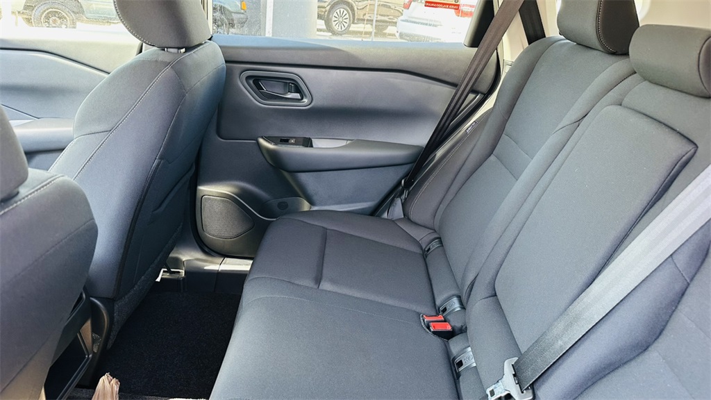 2025 Nissan Rogue S photo 24