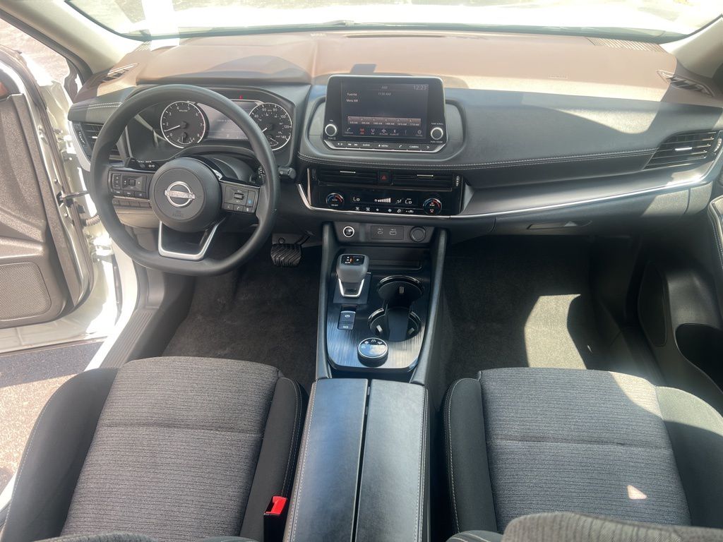2023 Nissan Rogue SV photo 12