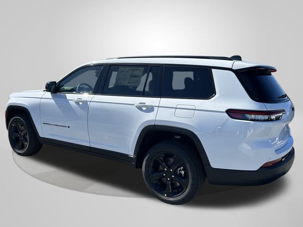 2025 Jeep Grand Cherokee Limited photo 4