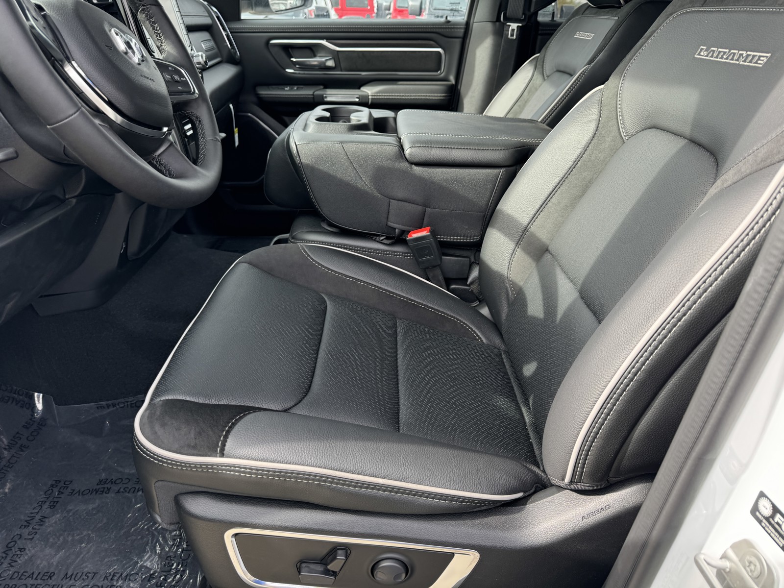 2025 Ram 1500 Laramie photo 11