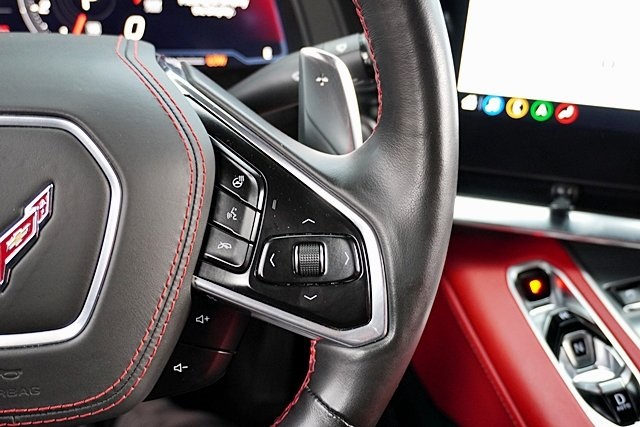 Used 2021 White Chevrolet Stingray image 36