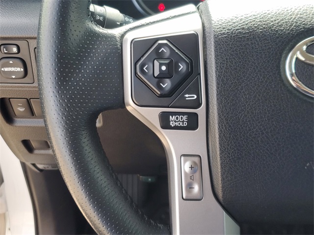 2017 Toyota 4Runner SR5 Premium photo 22