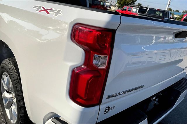 2019 Chevrolet Silverado 1500 Custom photo 32