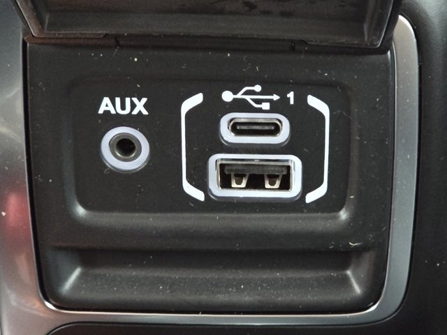 2021 Jeep Wrangler Unlimited Sahara Altitude photo 10