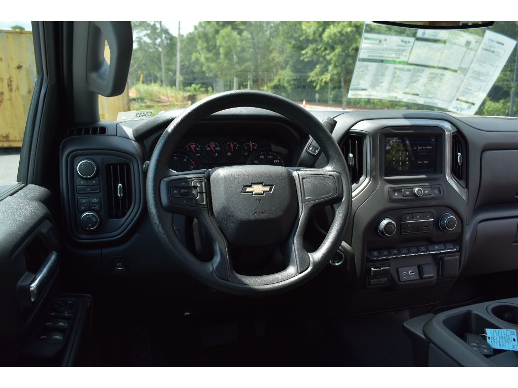 2025 Chevrolet Silverado 2500HD Custom photo 14