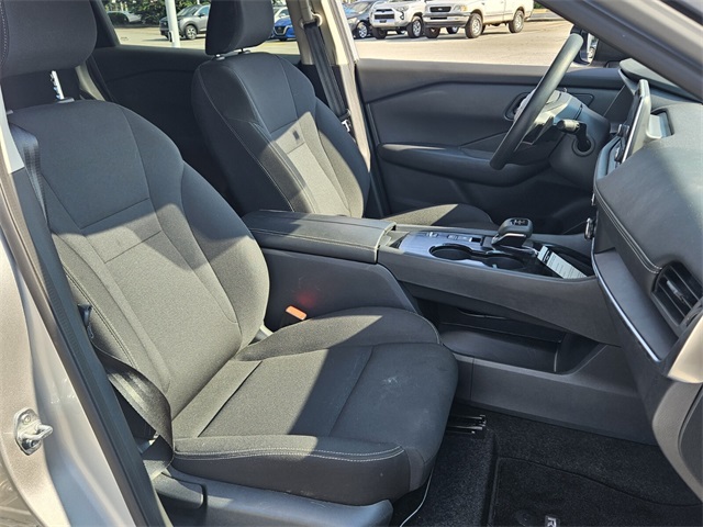 2025 Nissan Rogue S photo 14