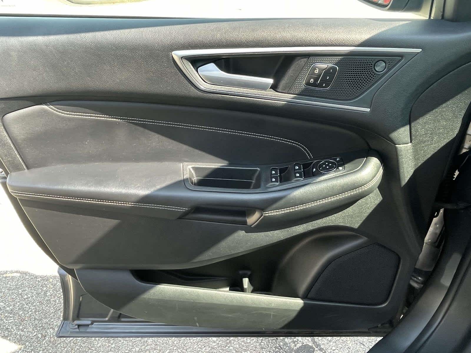 2024 Ford Edge Titanium photo 24