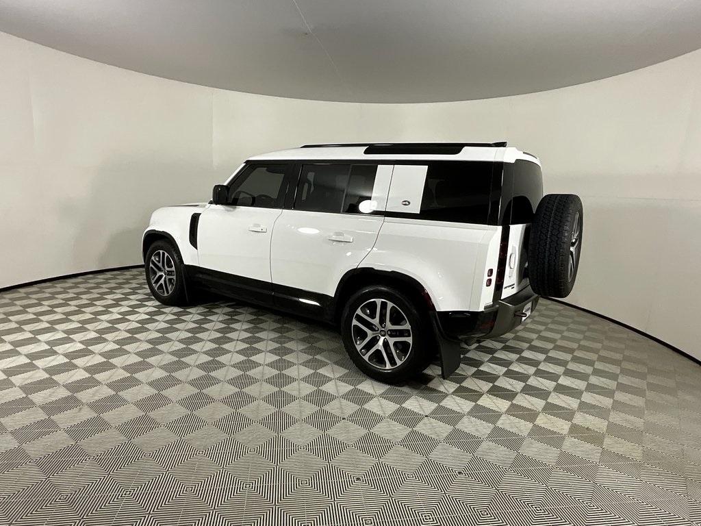 2022 Land Rover Defender 110 X-Dynamic SE photo 3