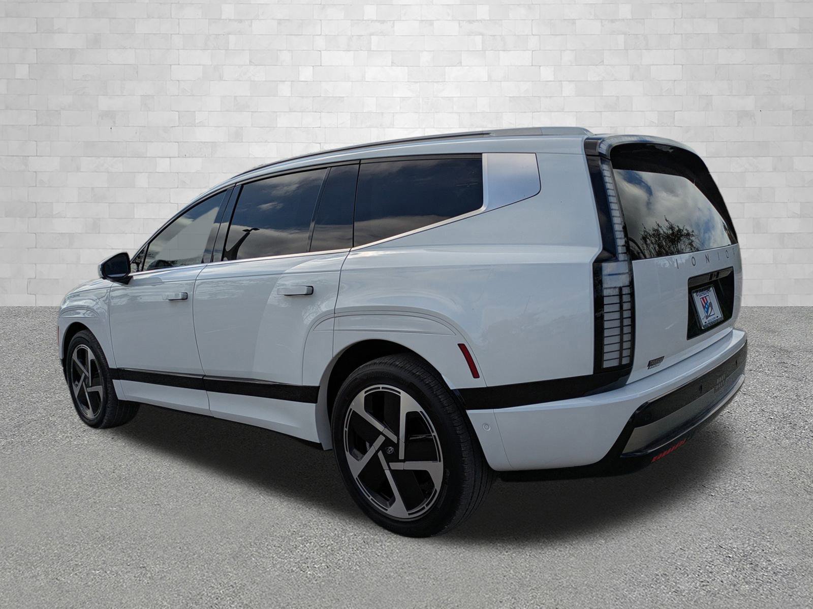 2026 Hyundai Ioniq photo 4