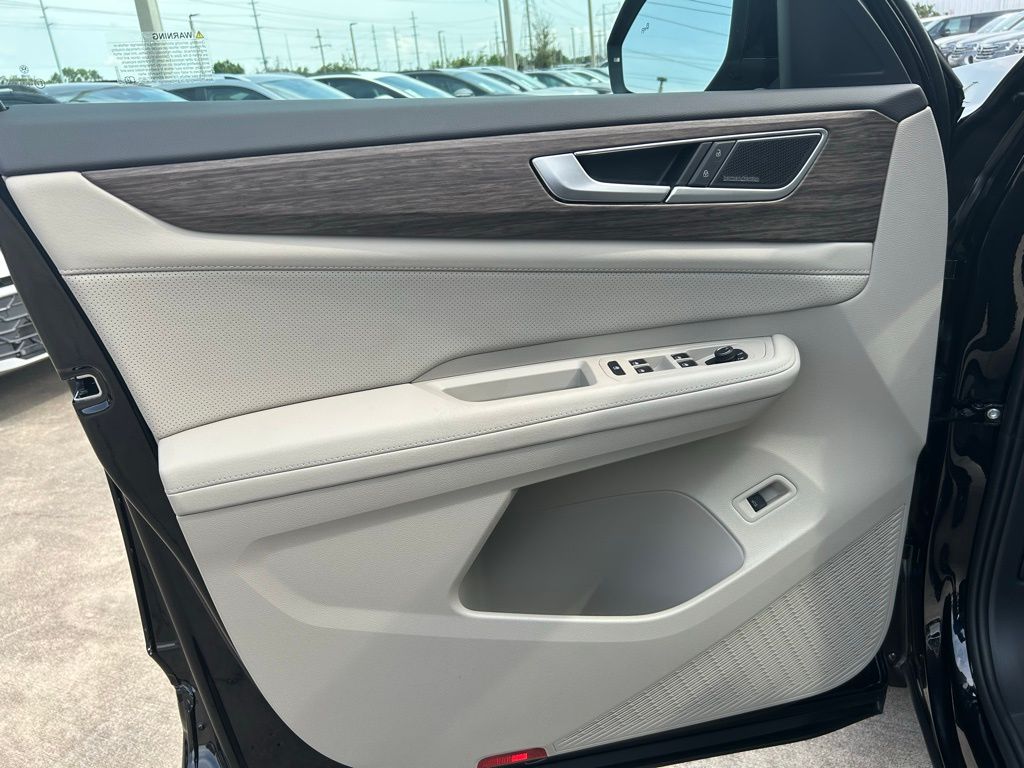 2025 Volkswagen Atlas SEL Premium R-Line photo 50
