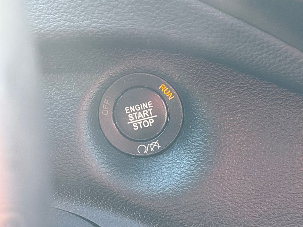 2019 Jeep Cherokee Limited photo 27