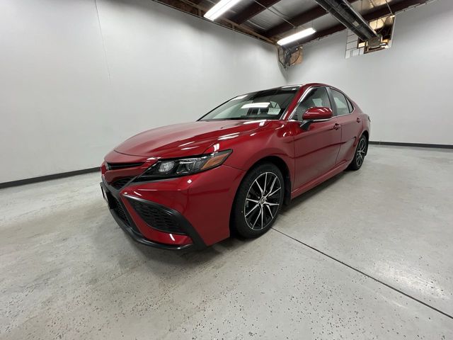 2022 Toyota Camry SE photo 4
