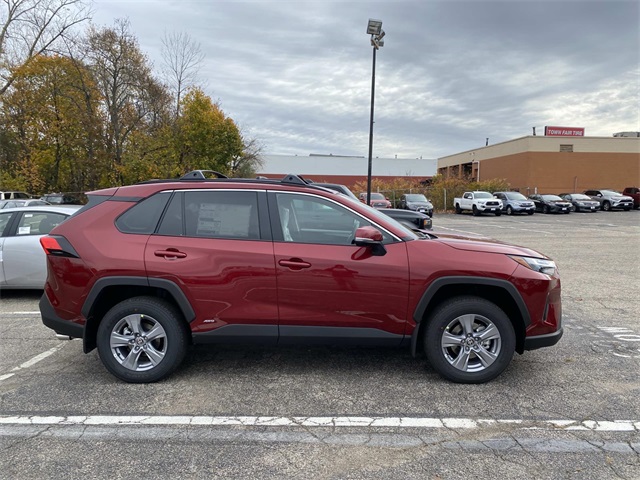 2025 Toyota RAV4 Hybrid LE photo 2