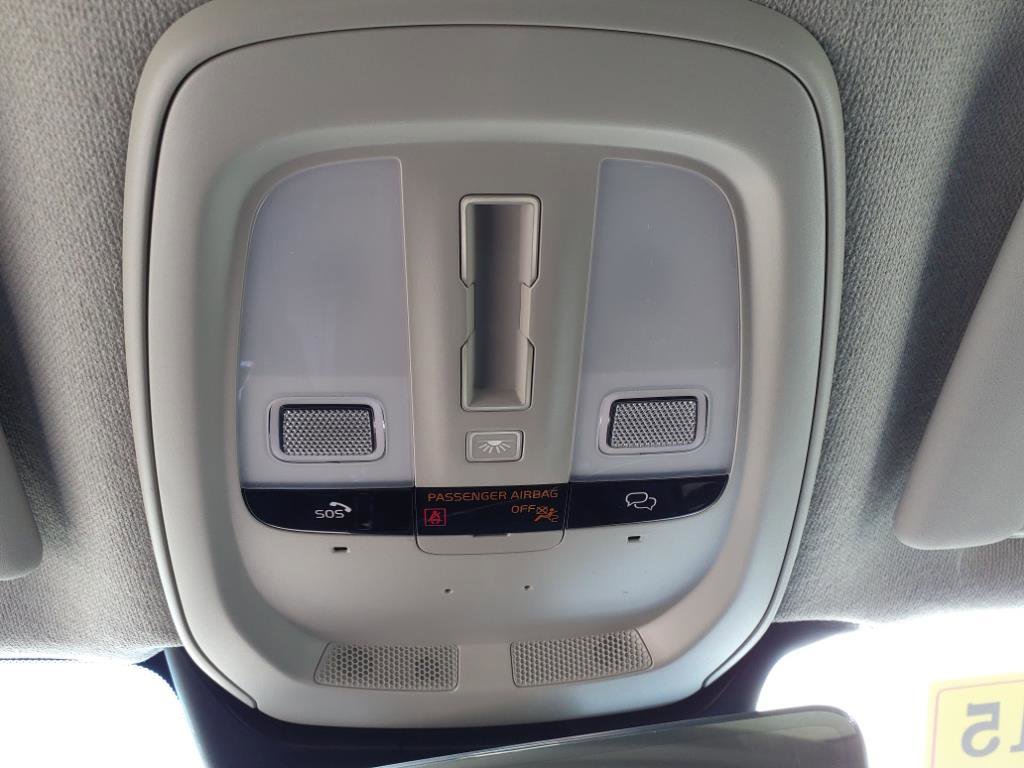 2025 Volvo XC40 Core photo 20