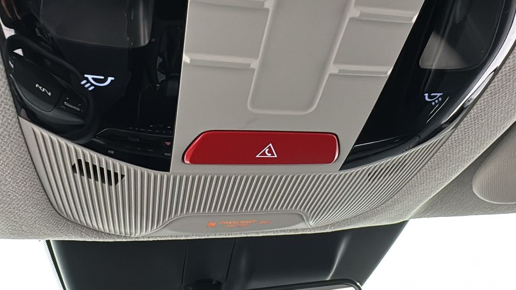 2025 Kia K4 LXS photo 25
